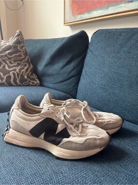 New Balance 327 Neutral Off-White / Black Sneakers EU 39 / US 8